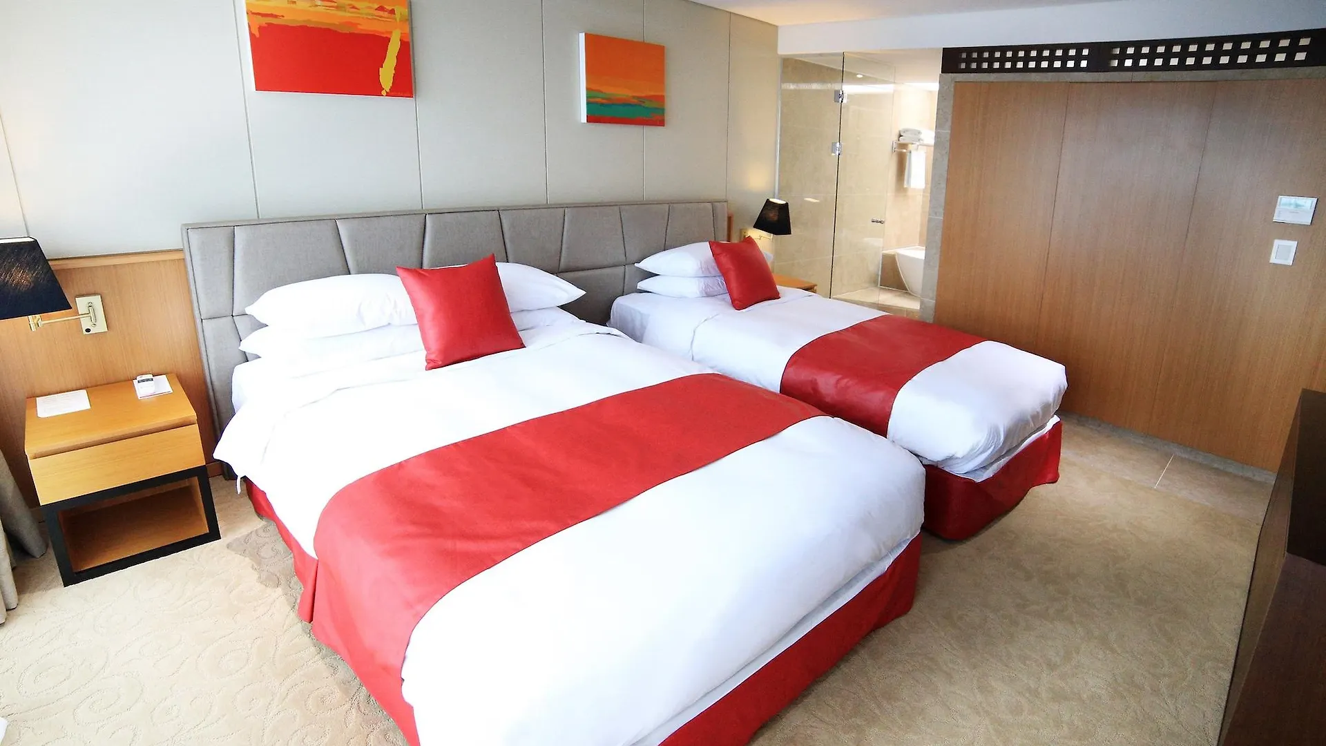 Ramada By Wyndham Jeju Hamdeok Hotel