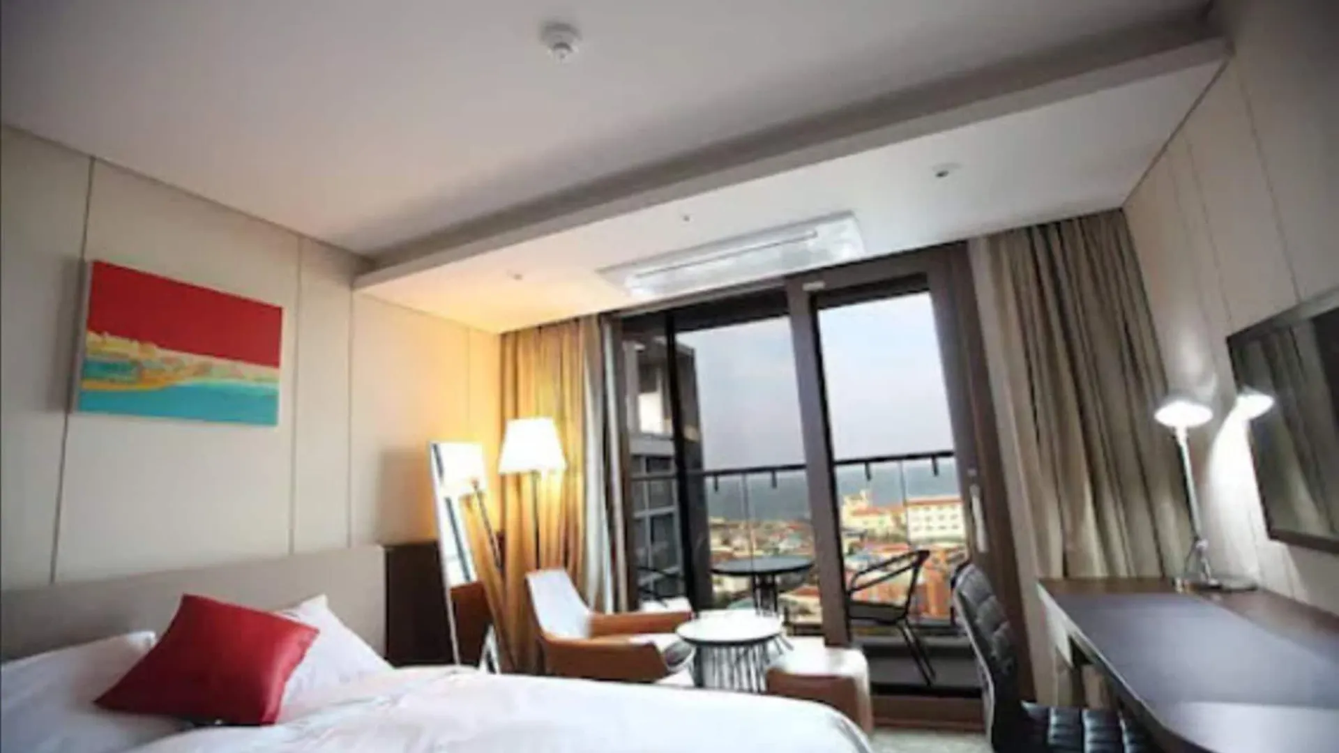 Ramada By Wyndham Jeju Hamdeok Hotel