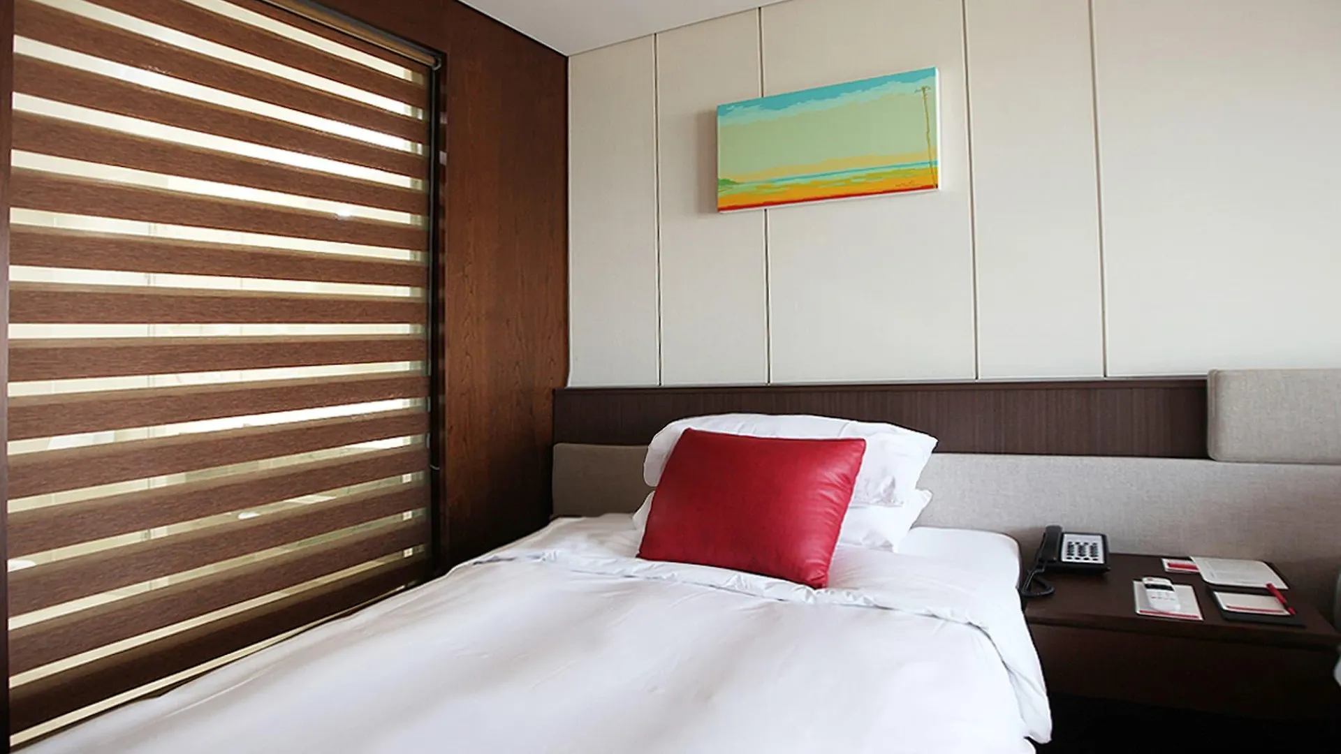 Ramada By Wyndham Jeju Hamdeok Hotel