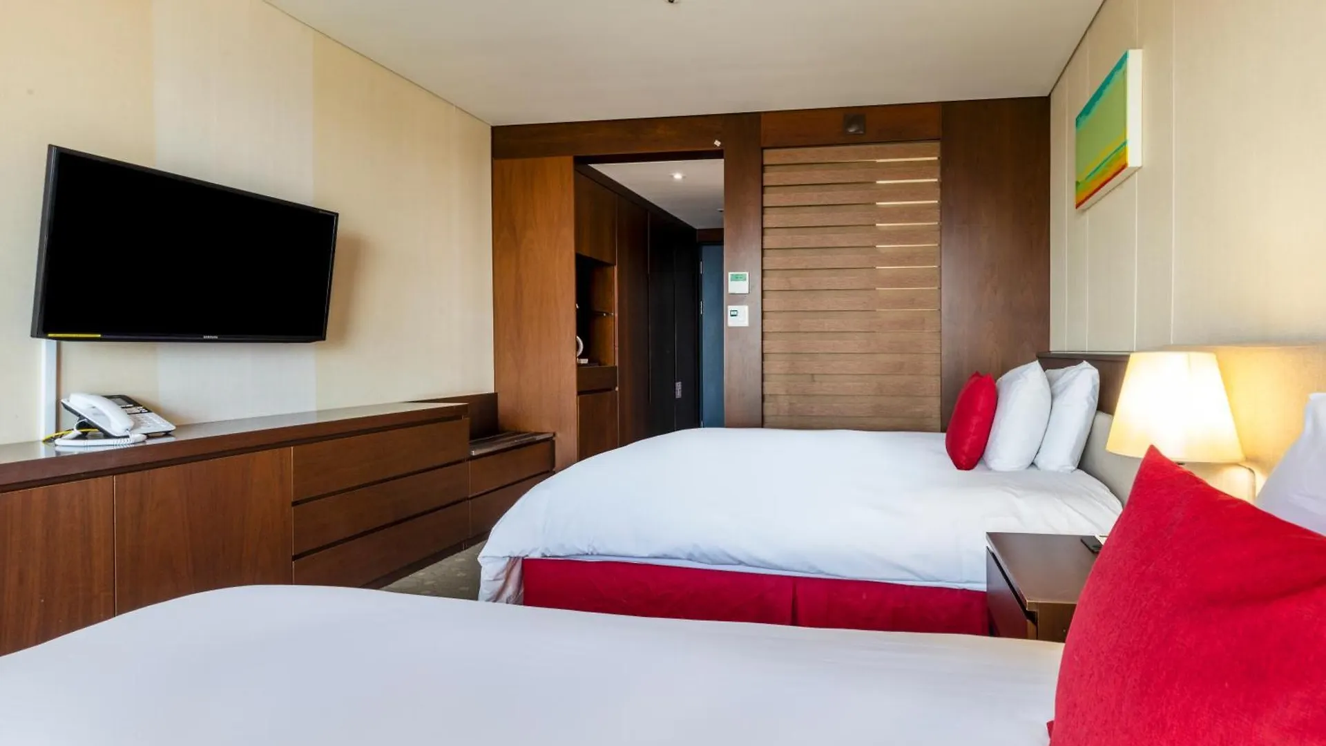 Ramada By Wyndham Jeju Hamdeok Hotel