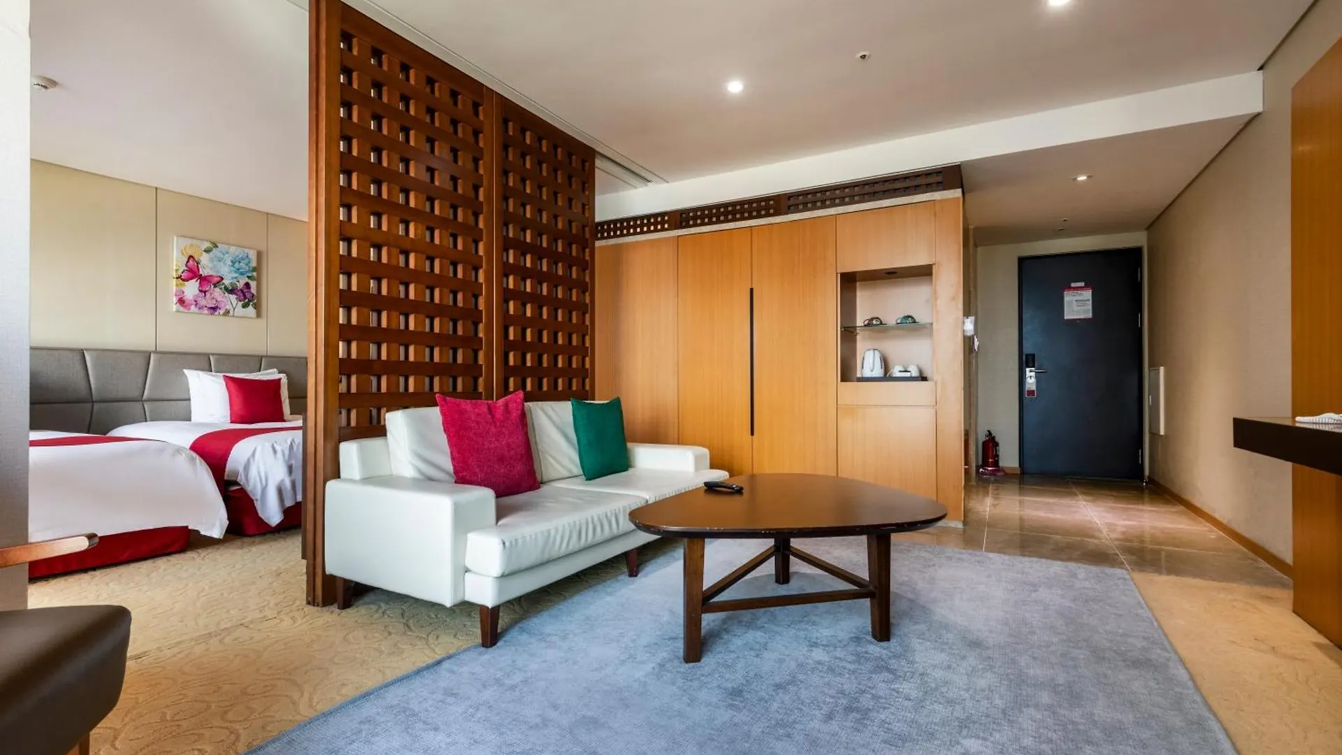 Ramada By Wyndham Jeju Hamdeok Hotel