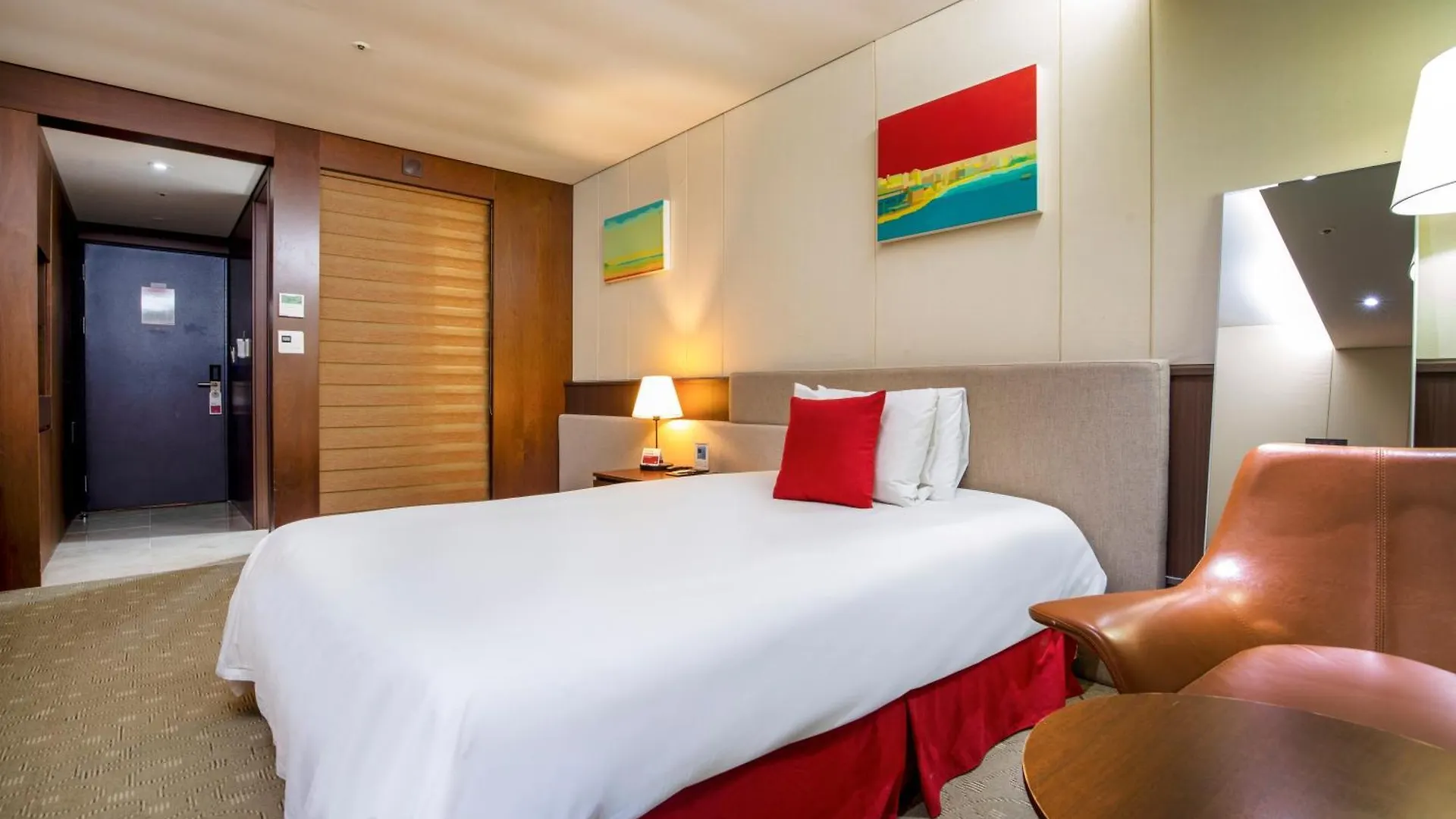 Ramada By Wyndham Jeju Hamdeok Hotel