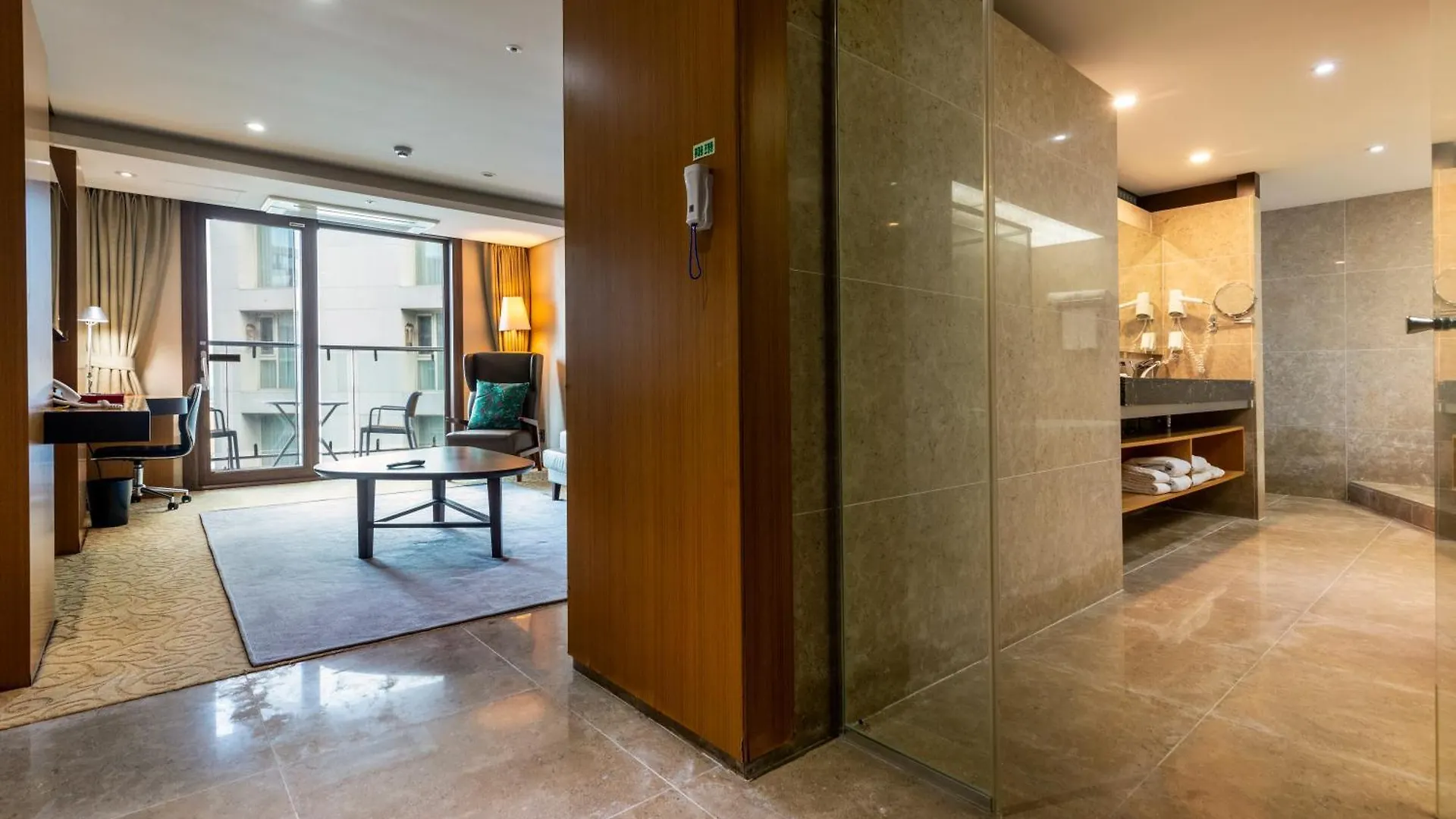 Ramada By Wyndham Jeju Hamdeok Hotel