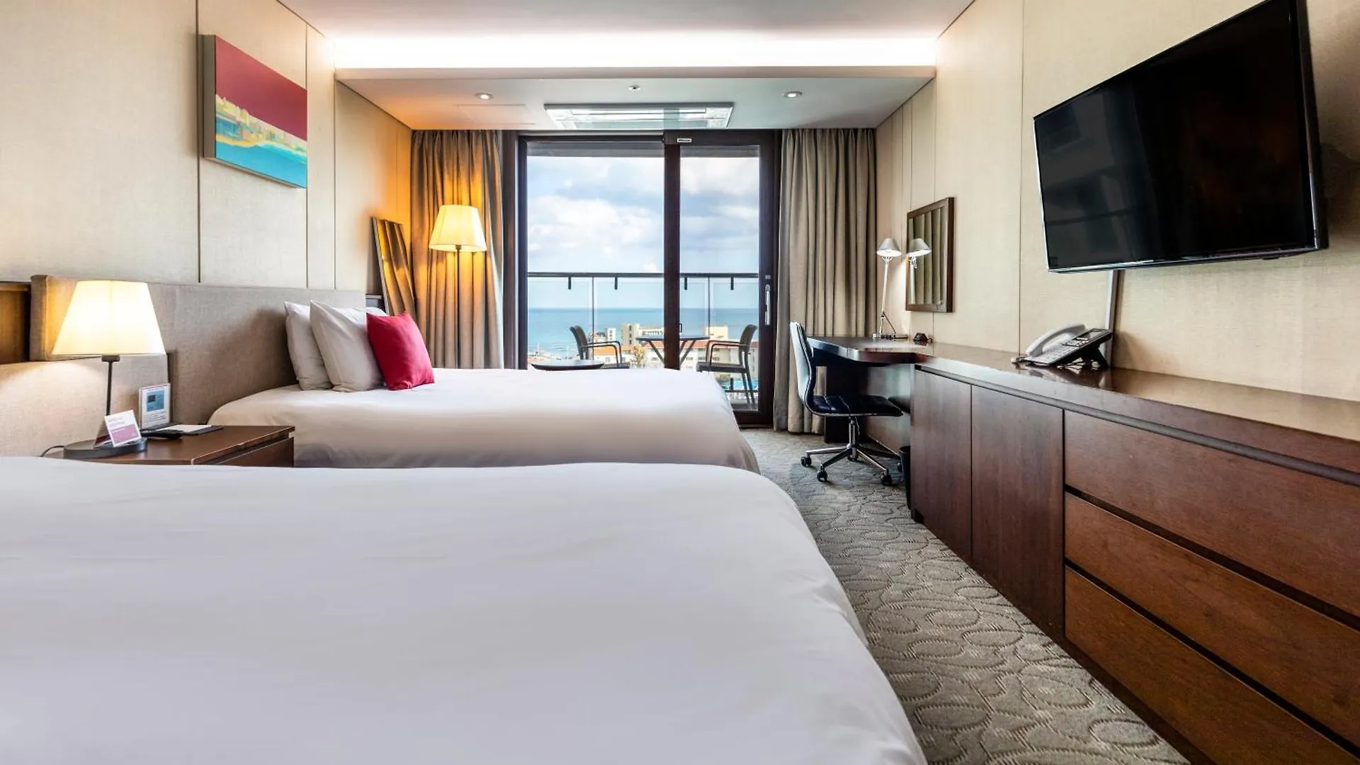 Ramada By Wyndham Jeju Hamdeok Hotel