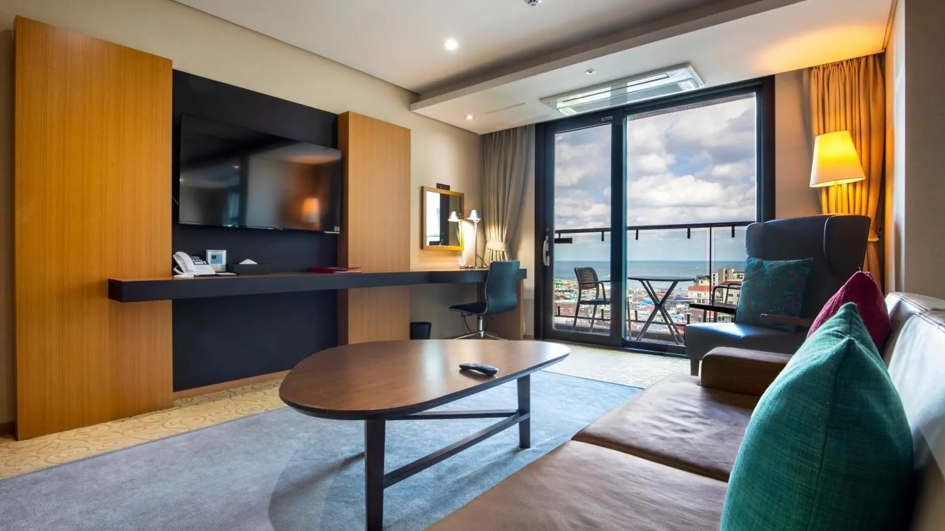 Ramada By Wyndham Jeju Hamdeok Hotel 4*,