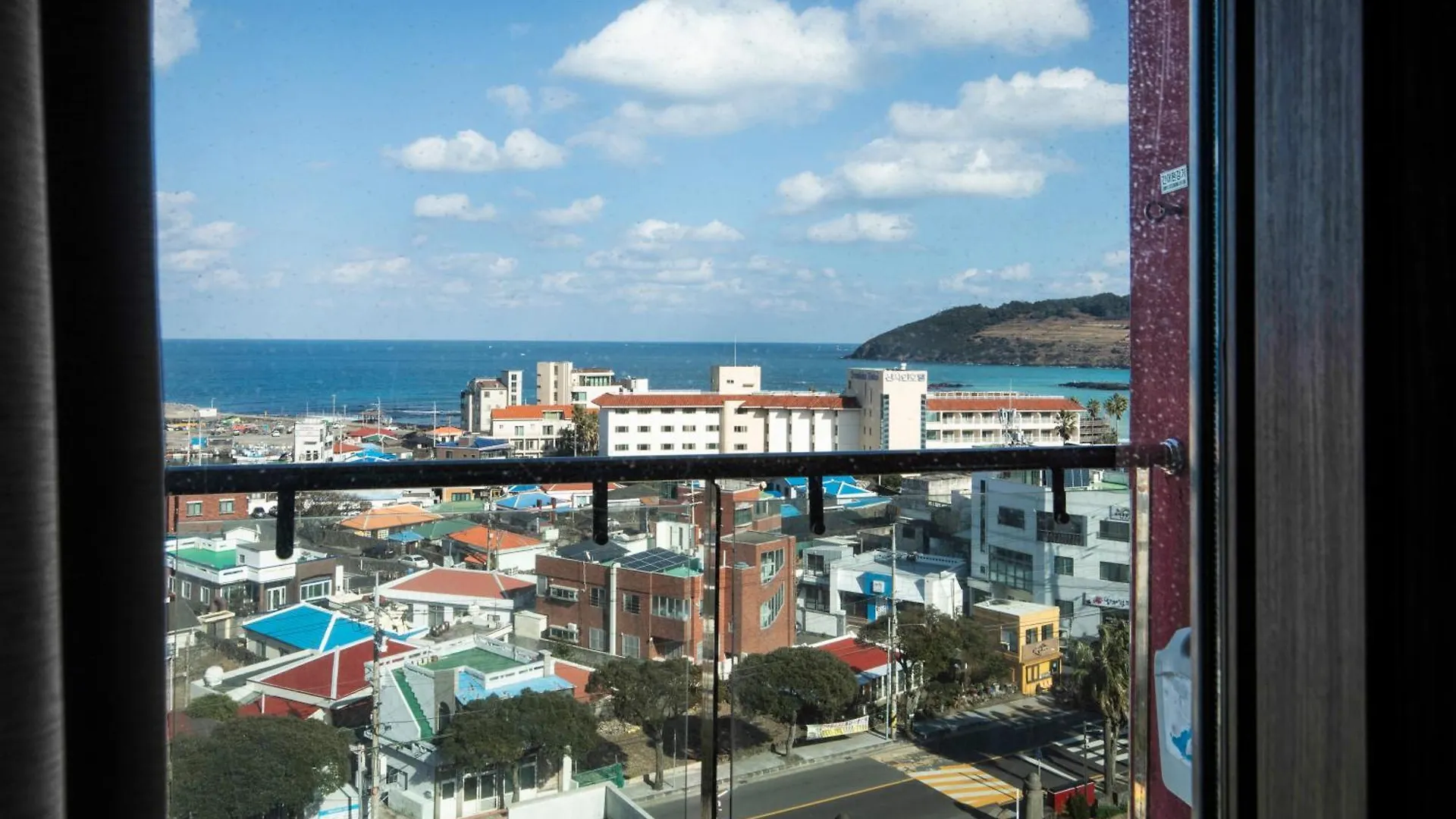 Ramada By Wyndham Jeju Hamdeok Hotel