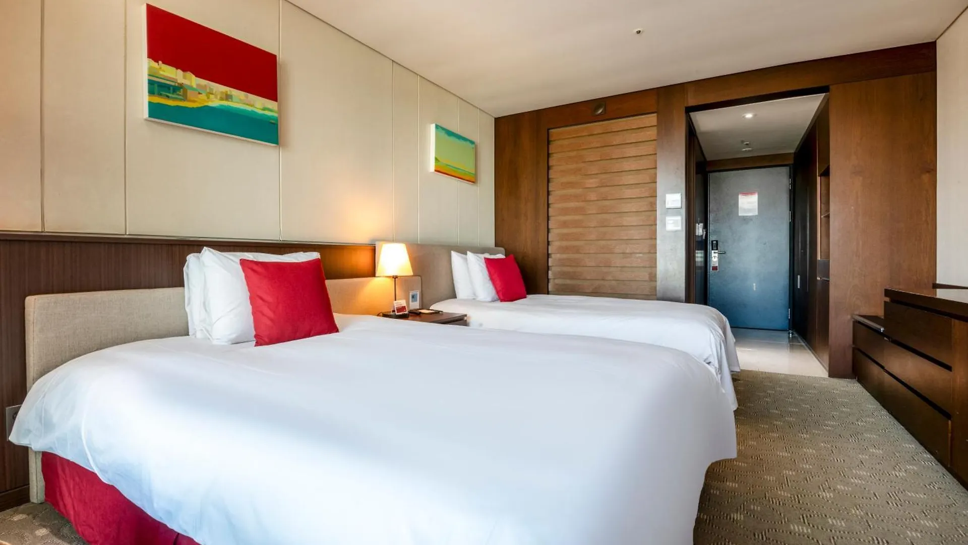 Ramada By Wyndham Jeju Hamdeok Hotel